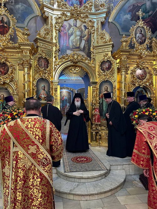 Фото: Престол